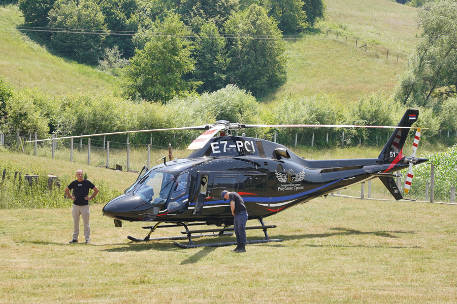 Helikopterski servis Srpske: Na UKC transportovana djevojčica (12) i žena povrijeđene u nesreći u Trebinju