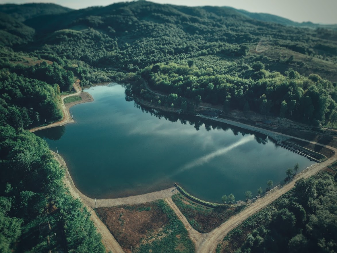 TRKA U ZMAJEVIM ČAMCIMA U nedjelju „Dragon boat fest“ na jezeru na Manjači