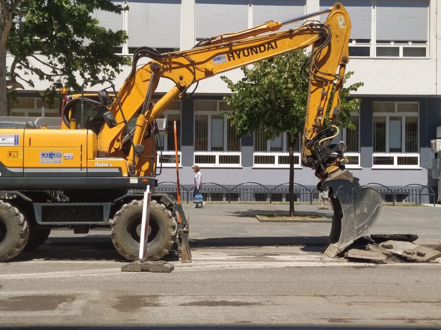 ASFALTIRANJE U TOKU Glavna saobraćajnica uskoro dobija novo ruho (FOTO)