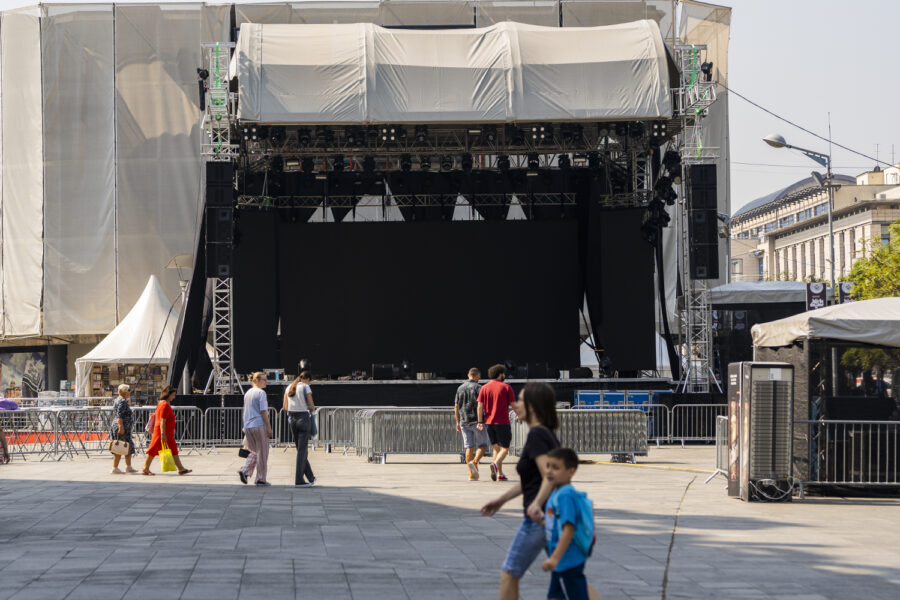 SVE JE SPREMNO Večeras koncert Bijelog Dugmeta na Trgu Krajine