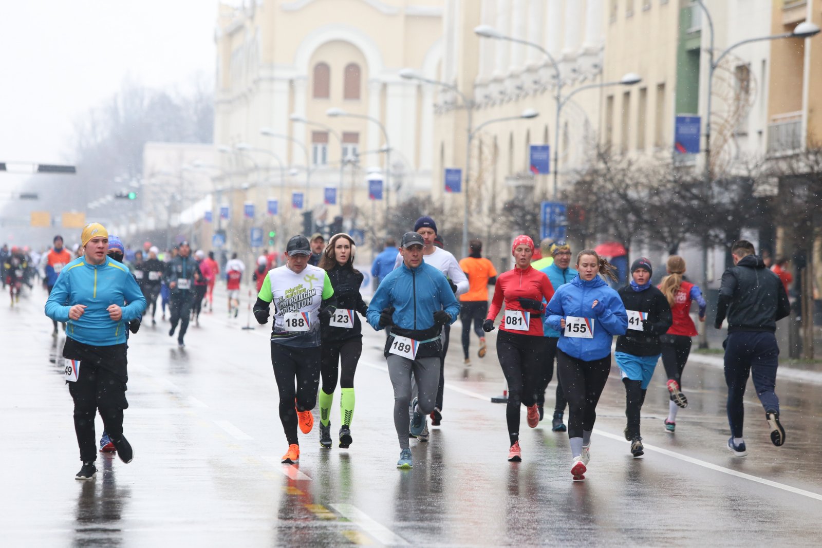 ODRŽANA TRKA “TRČIMO ZA SRPSKU” Veliki broj Banjalučana učestvovao uprkos hladnom vremenu