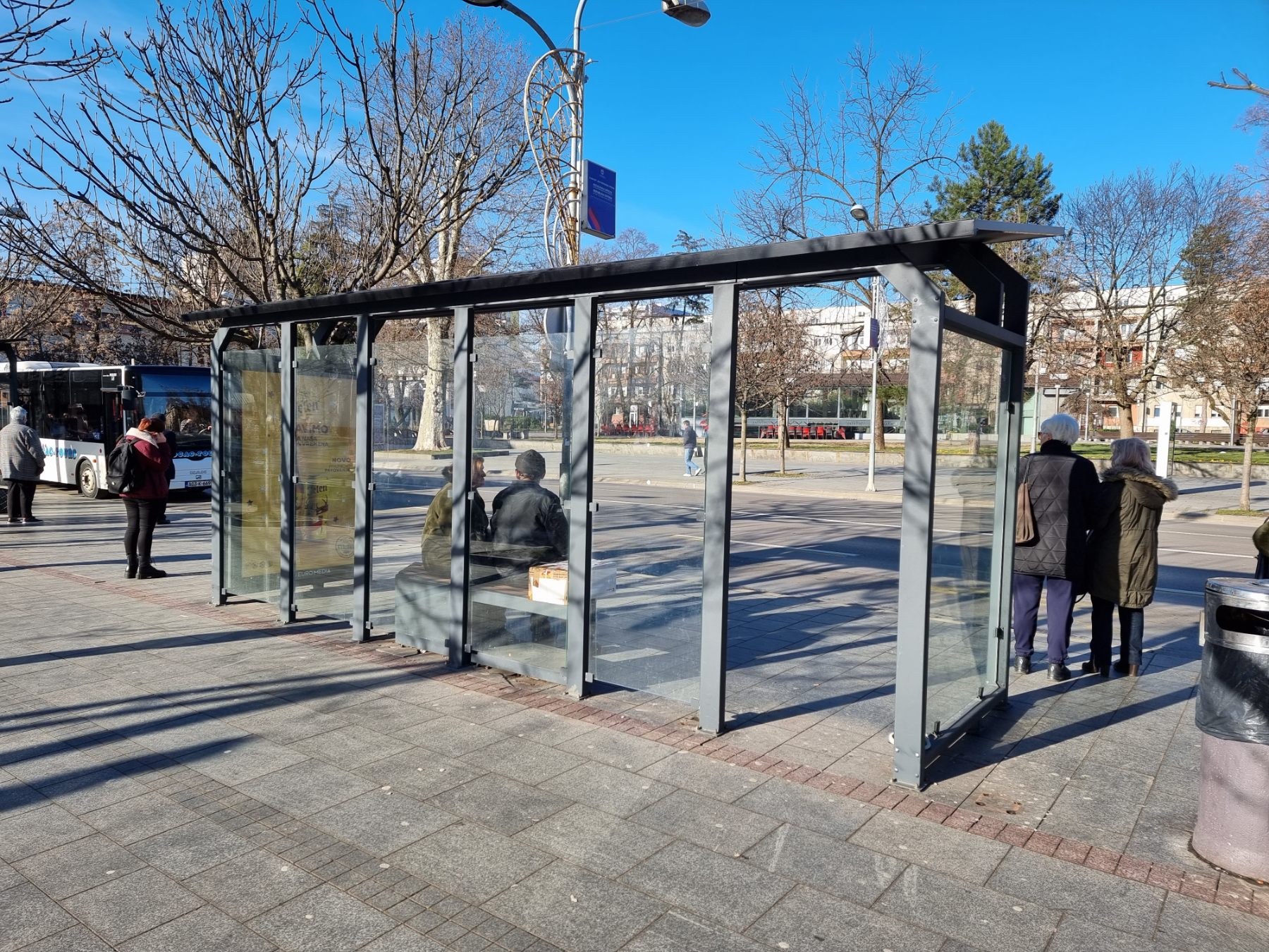 U TOKU MODERNIZACIJA Apel da se ne lijepe plakati na novim autobuskim stajalištima u Banjaluci (VIDEO)