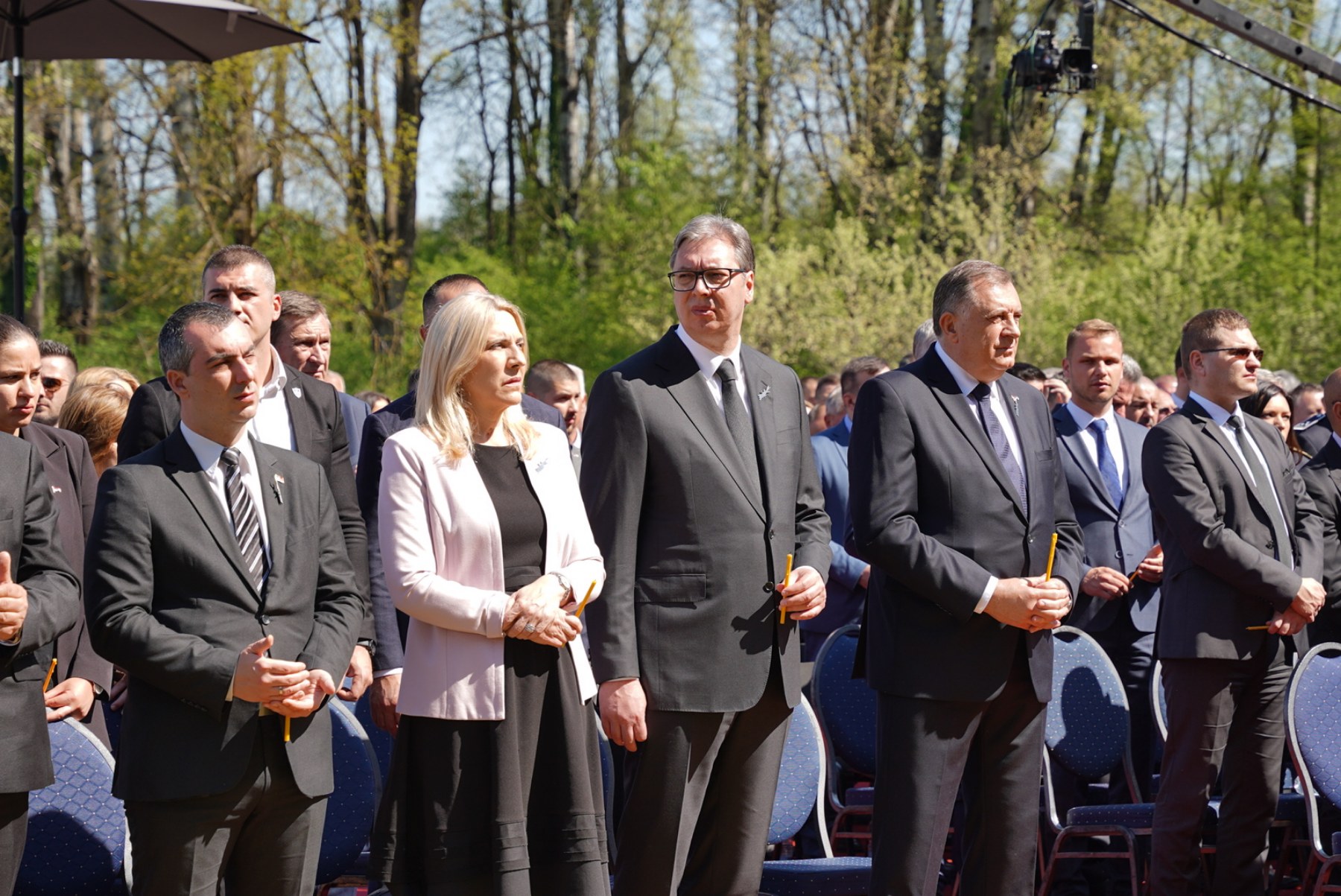 ZVANIČNICI POLOŽILI CVIJEĆE Dan sjećanja na 700.000 žrtava ustaškog zločina u Jasenovcu (FOTO)