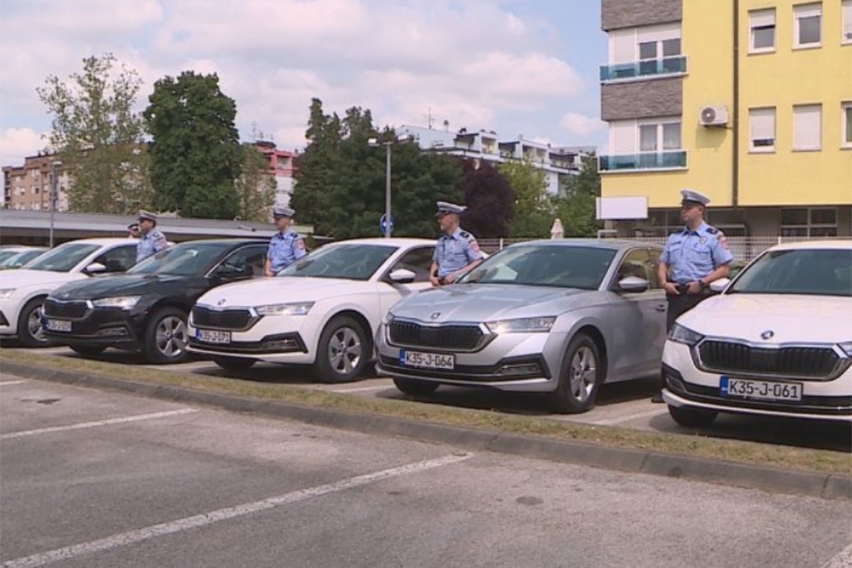 MUP-u uručeno 25 novih službenih vozila za rad policijskih službenika