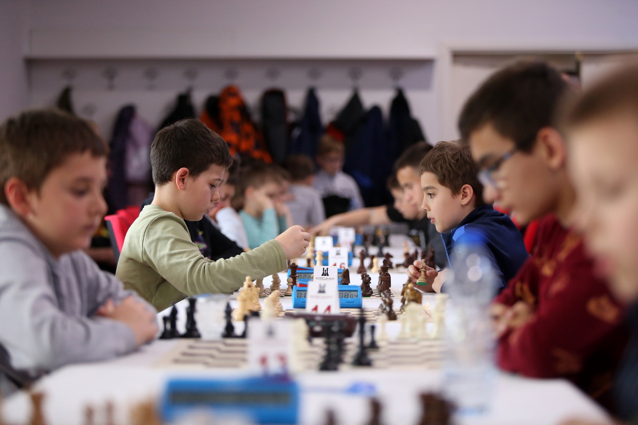 Humanitarni šahovski turnir u Domu omladine