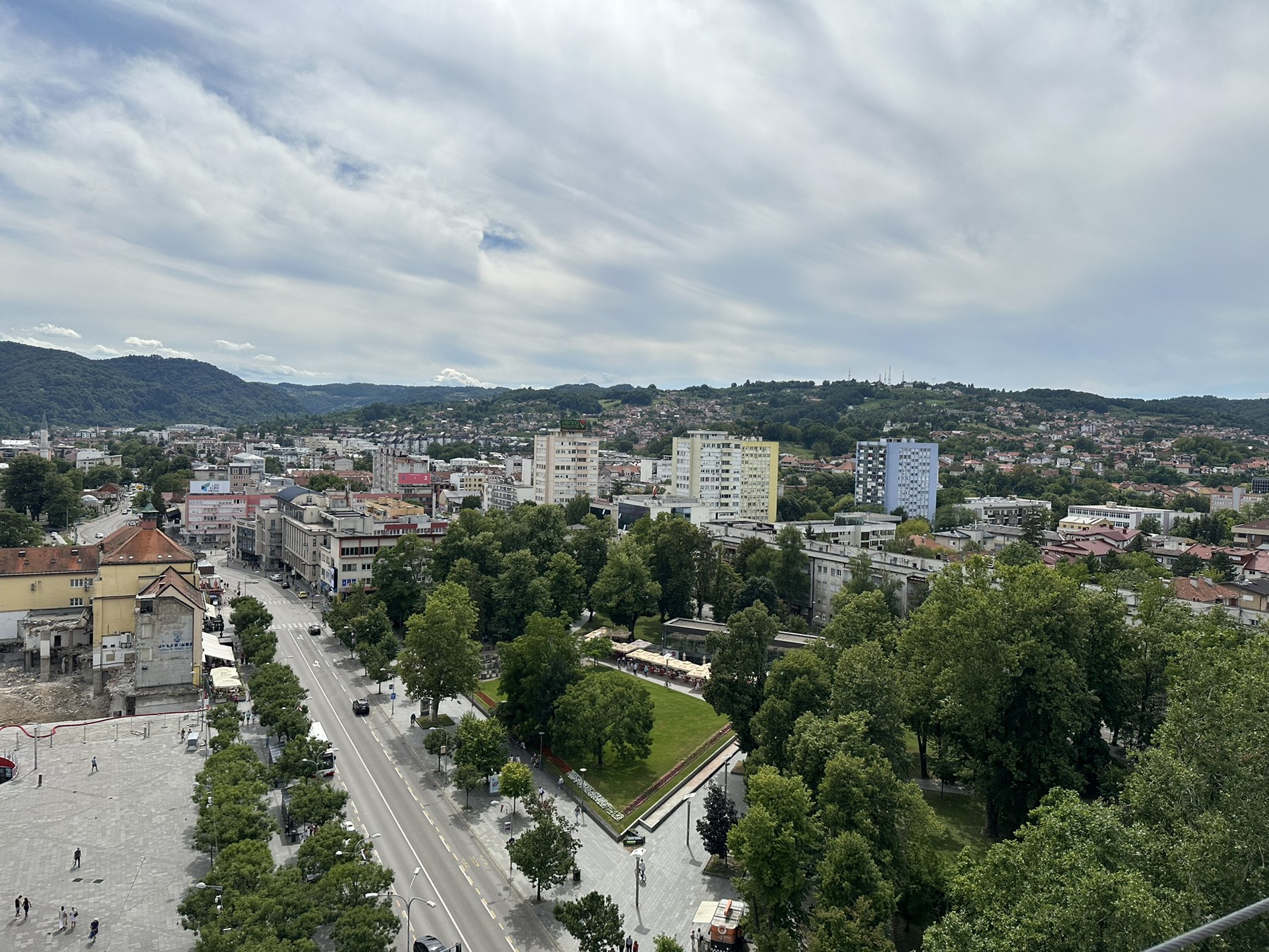 NEUOBIČAJENO TOPLO I DANAS Temperature do 30 stepeni