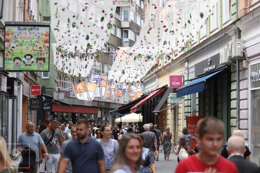 “VJETAR DONIO IZ BANJALUKE” Postavka kao u Gospodskoj osvanula u Sarajevu (FOTO)