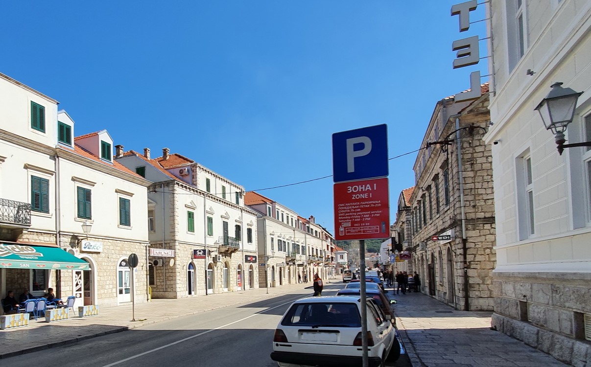 Trebinje uvelo naplatu parkinga i TOKOM NOĆI