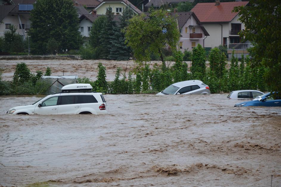 Objavljen snimak strašnog nevremena koje dolazi (VIDEO)