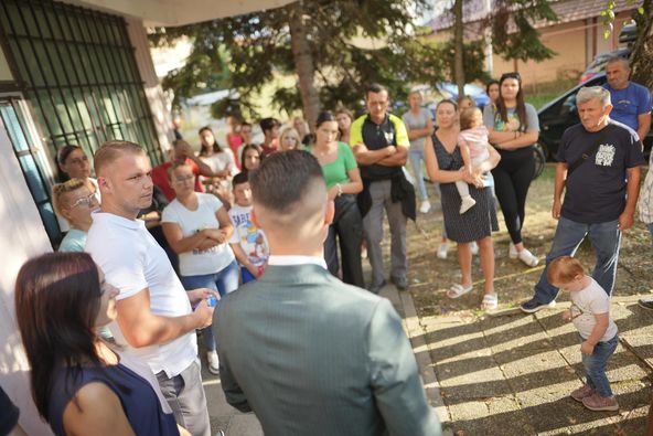 NASTAVLJENA PODRŠKA Besplatne mjesečne karte studentima i srednjoškolcima iz višečlanih porodica (FOTO)