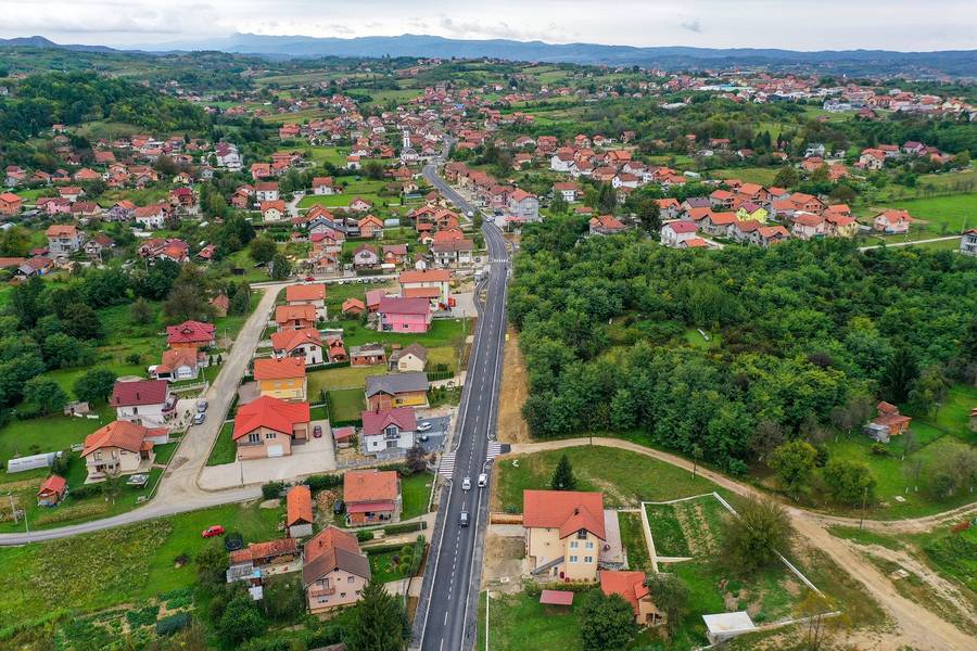 MJEŠTANI ŠARGOVCA ZADOVOLJNI “Dobili smo put, vodovod, igralište, besplatnu legalizaciju…” (VIDEO)