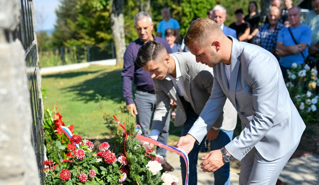 Služen parastos poginulim borcima sa područja Kola i Pervana, služena liturgija u Piskavici