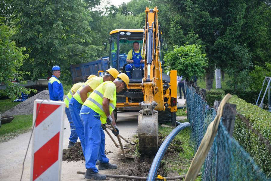 “Vodovod”: Održavamo 1.800 kilometara mreže stare više decenija, ne bi trebala biti senzacija kada negdje pukne cijev (FOTO)