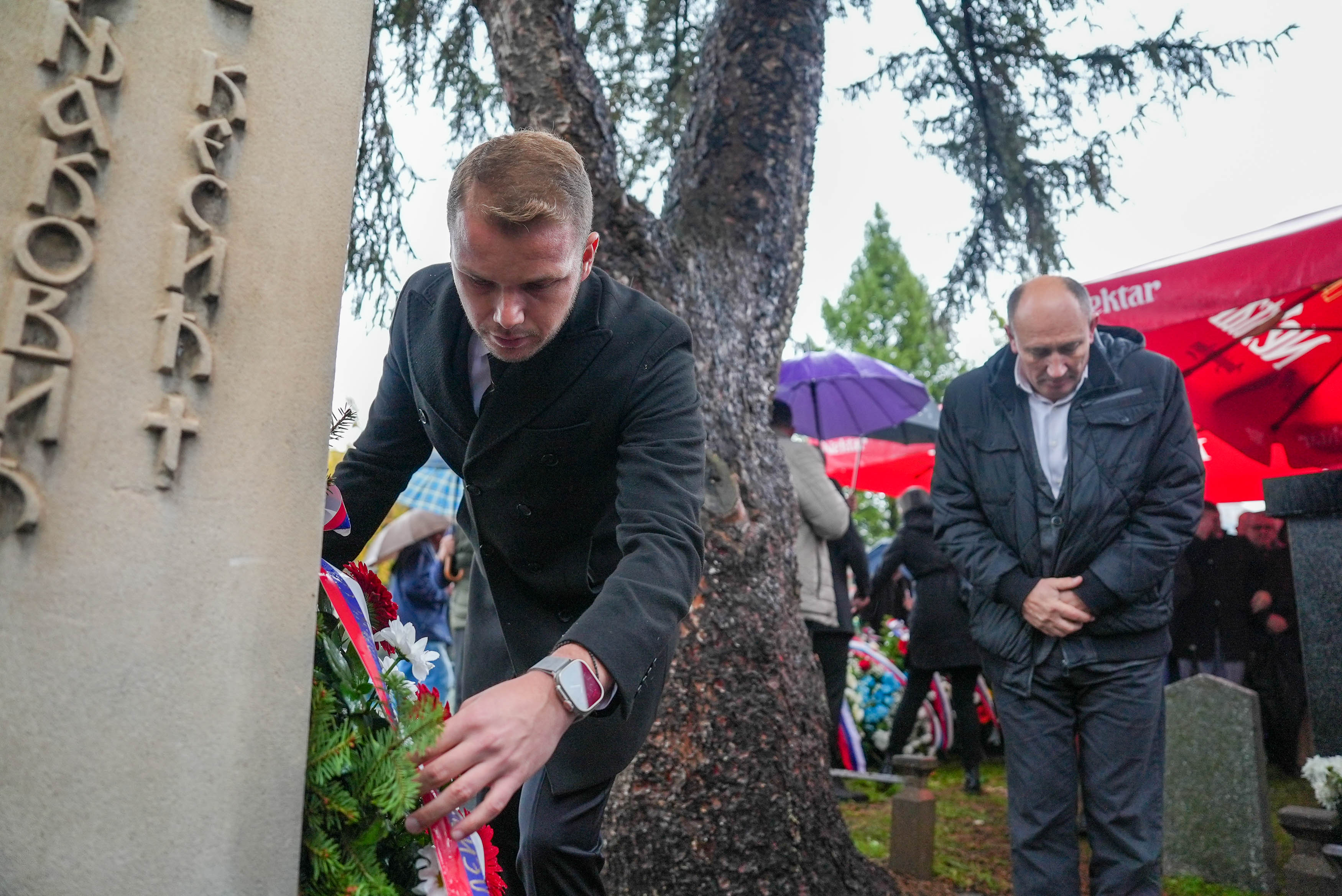 Položeni vijenci na spomenik žrtvama Veleizdajničkog procesa: Obilježen Dan oslobođenja Banjaluke (VIDEO)