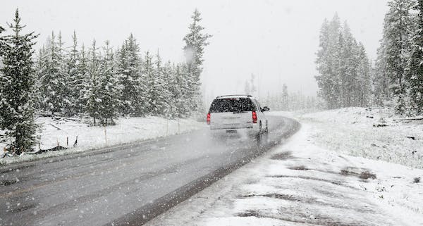 U Sloveniji na nekim mjestima palo metar i po snijega