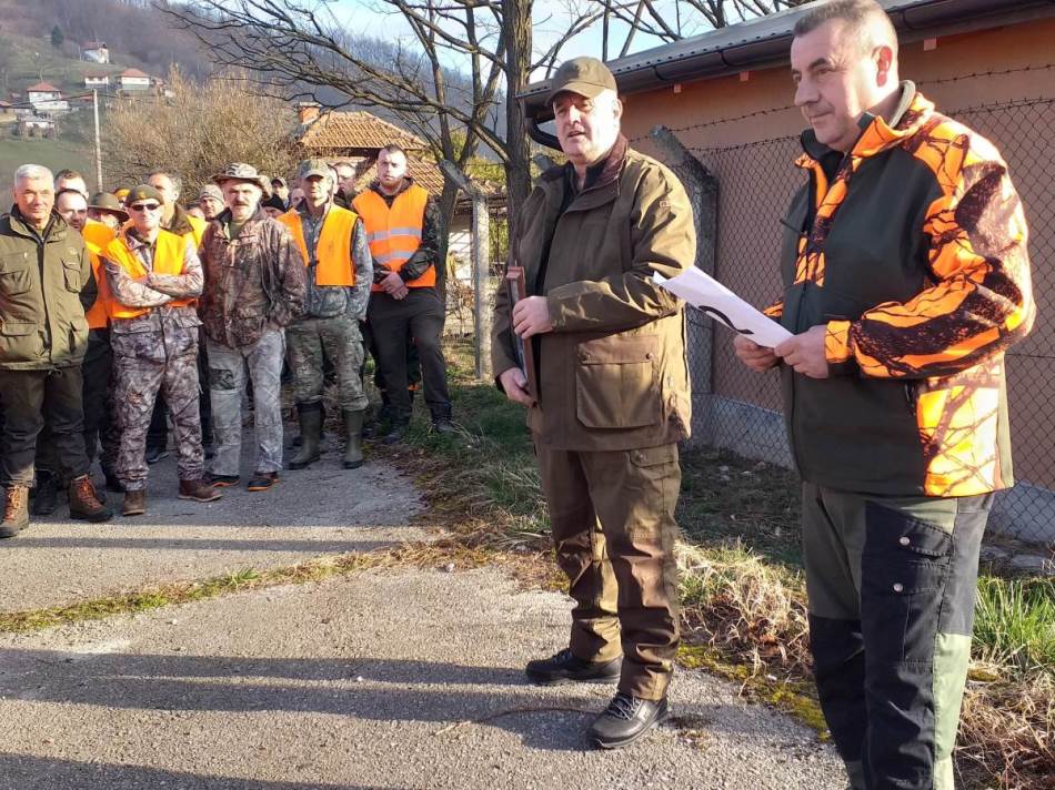 HAJKA NA VUKA I Višković krenuo u lov