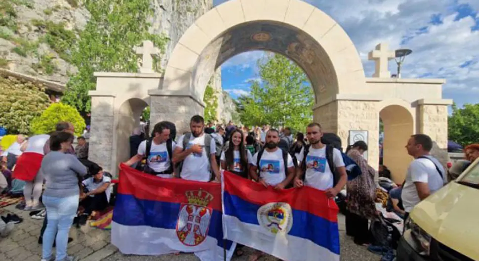 GEST VRIJEDAN PAŽNJE Pješačili do Ostroga kako bi pomogli Banjalučaninu Sergeju Stuparu