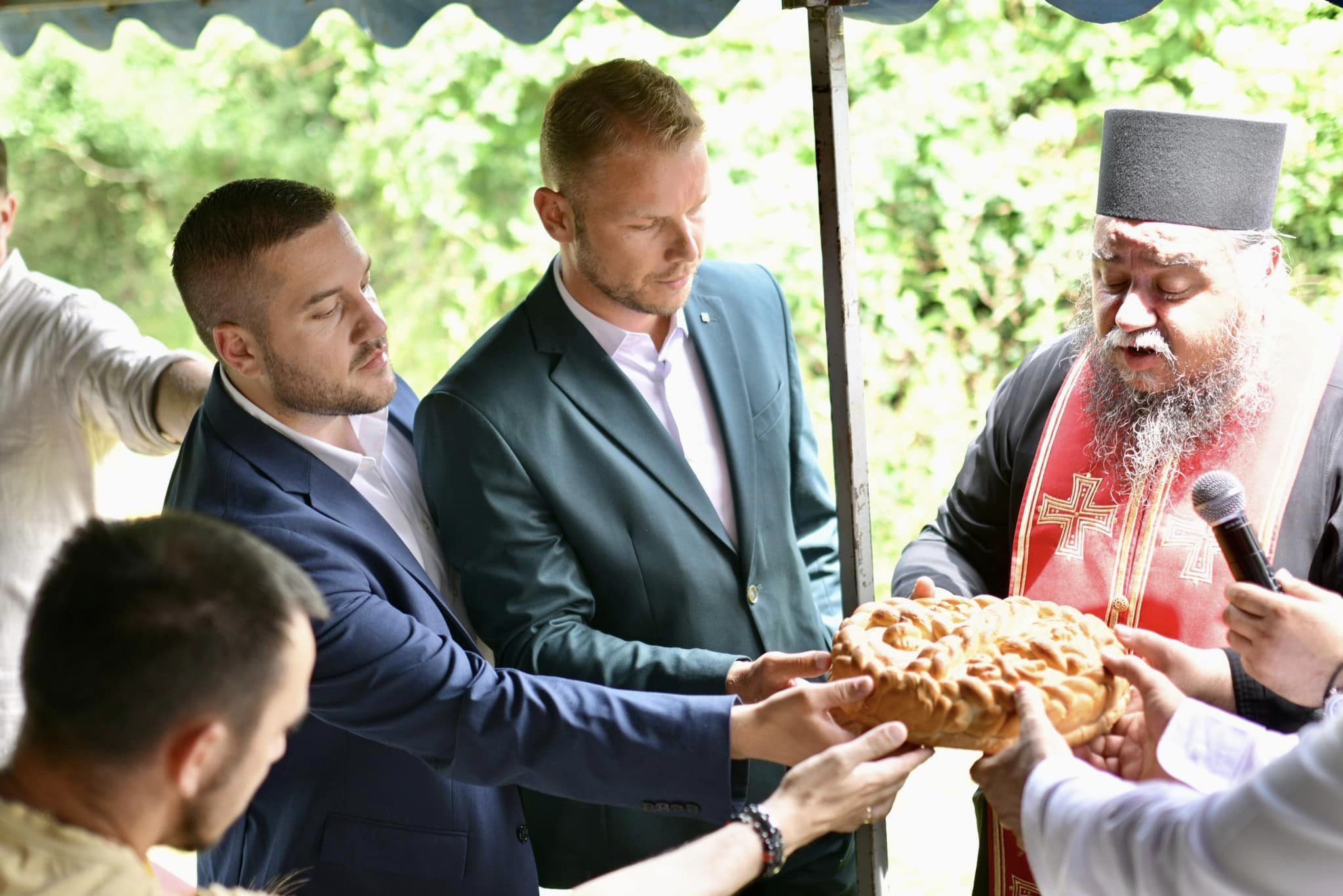 Stanivuković na tradicionalnim maslima u Obrovcu (FOTO)