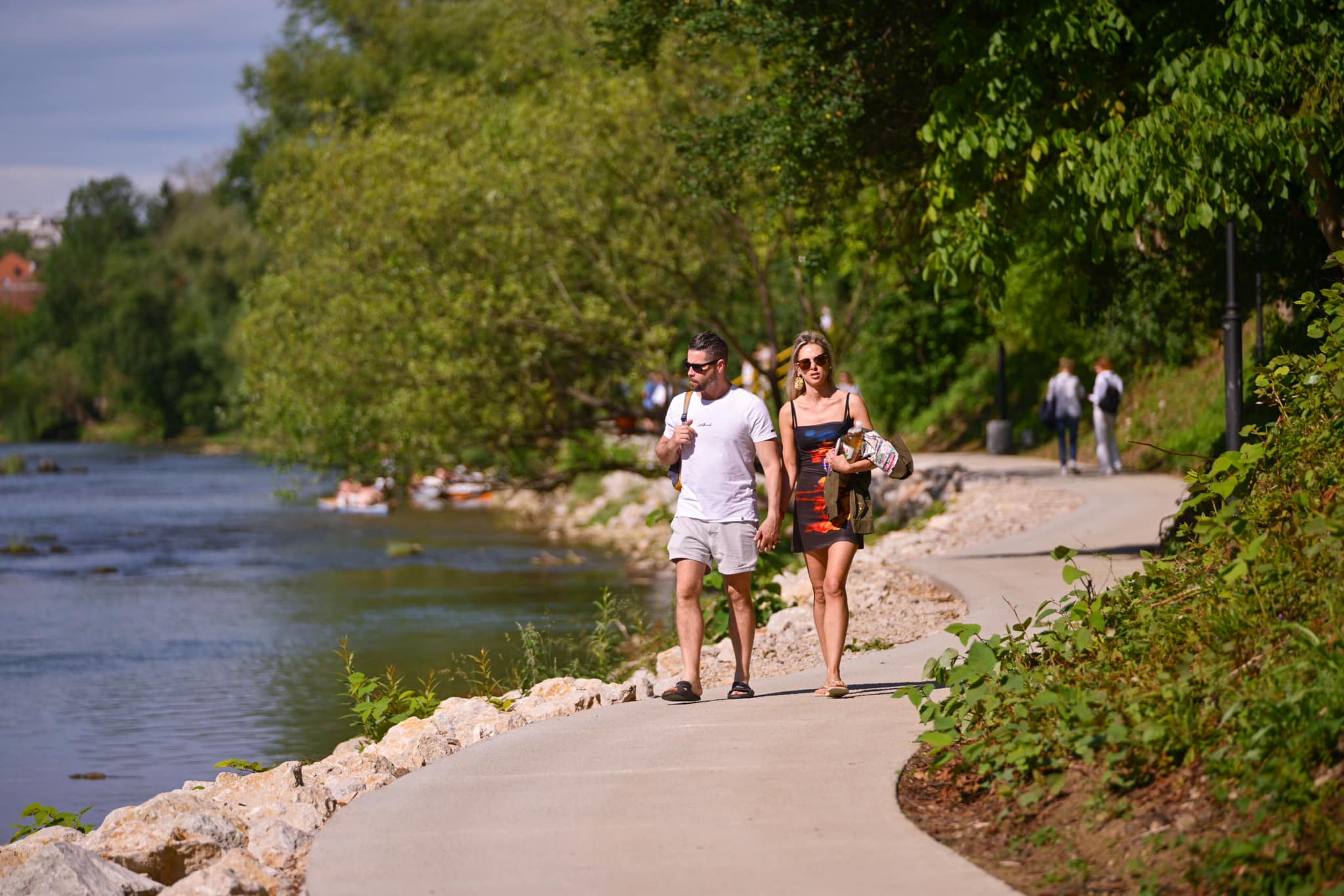 Vreli vikend u Banjaluci: Idealno vrijeme da posjetite nove plaže i šetalište uz Vrbas (VIDEO, FOTO)