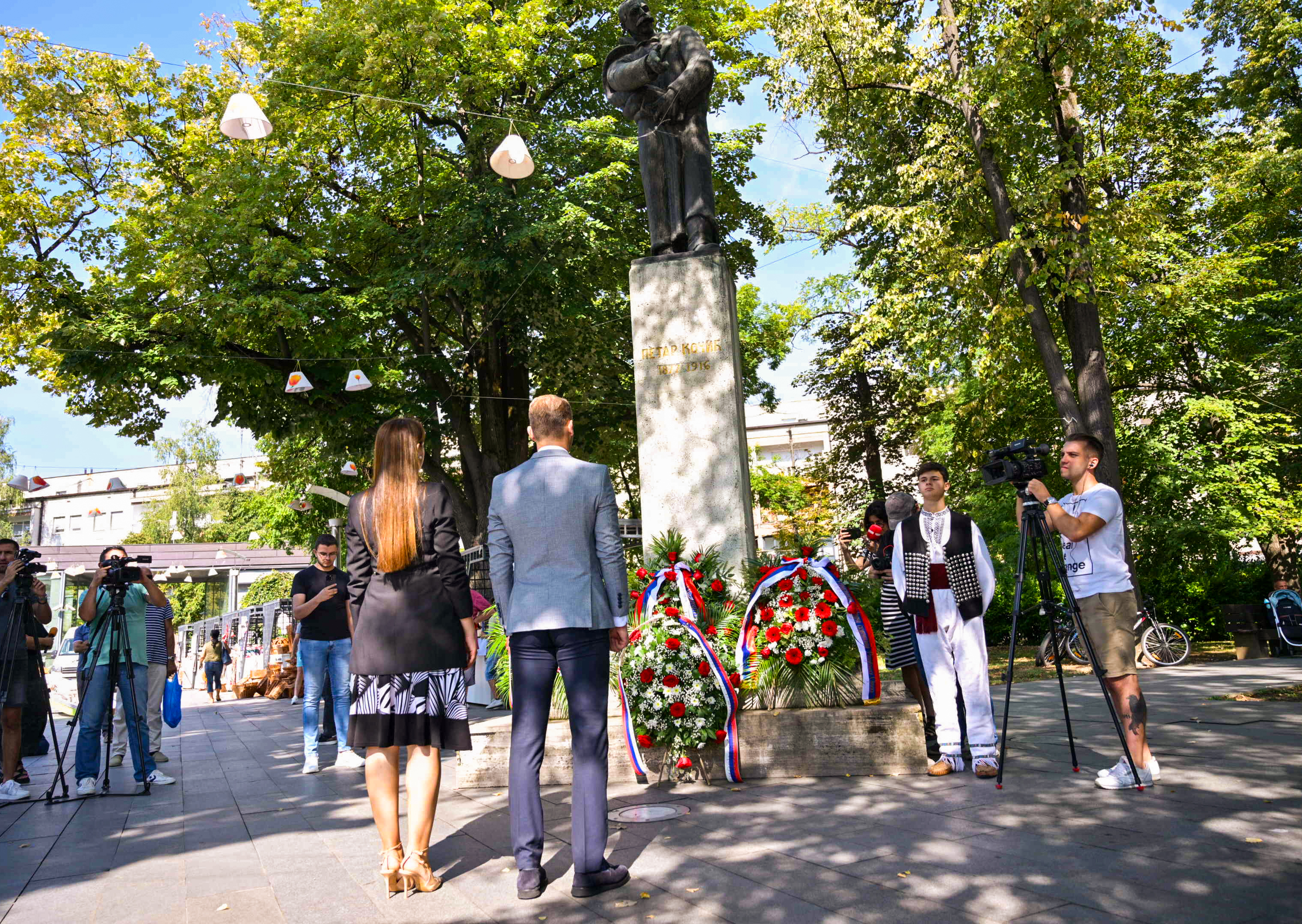 ODATA POČAST Položeni vijenci na spomenik Petru Kočiću (VIDEO)