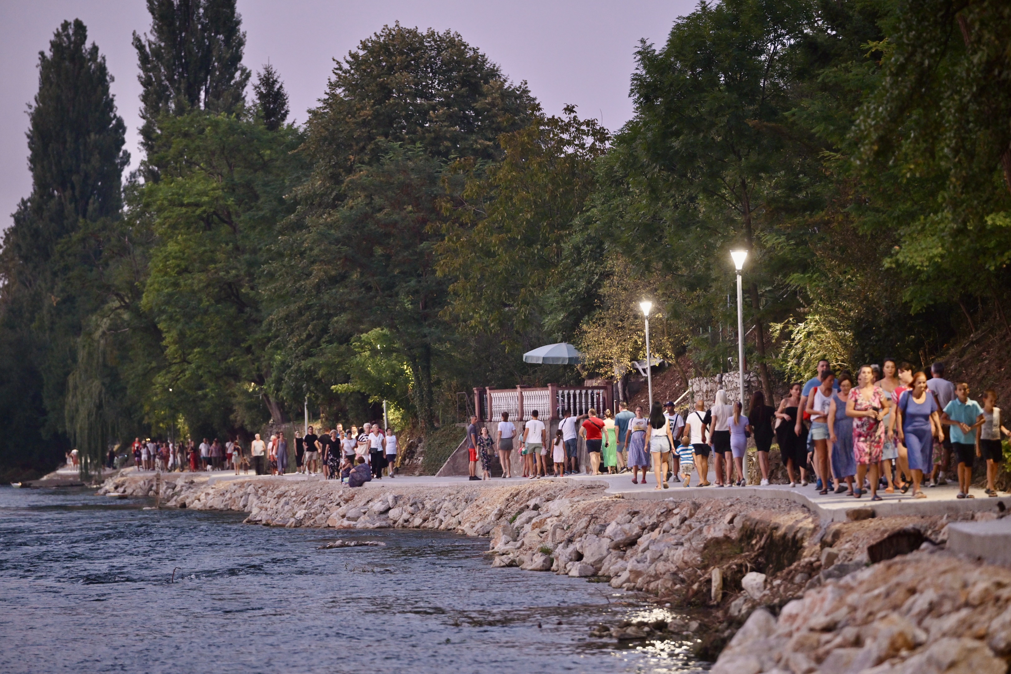 BANJALUKA KAO HERCEG NOVI Puna šetališta, pljušte pohvale za nove plaže (FOTO, VIDEO)