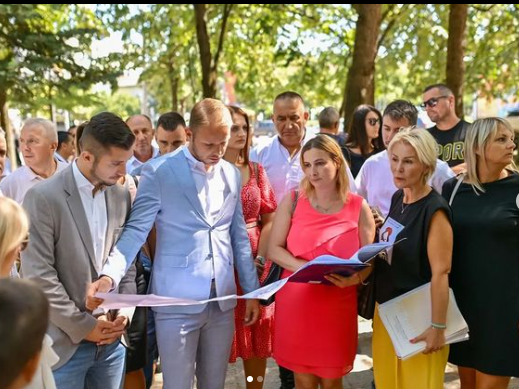 Kresojević poručio: Ćirilica i park-prave vrijednosti za zdravo odrastanje (FOTO)