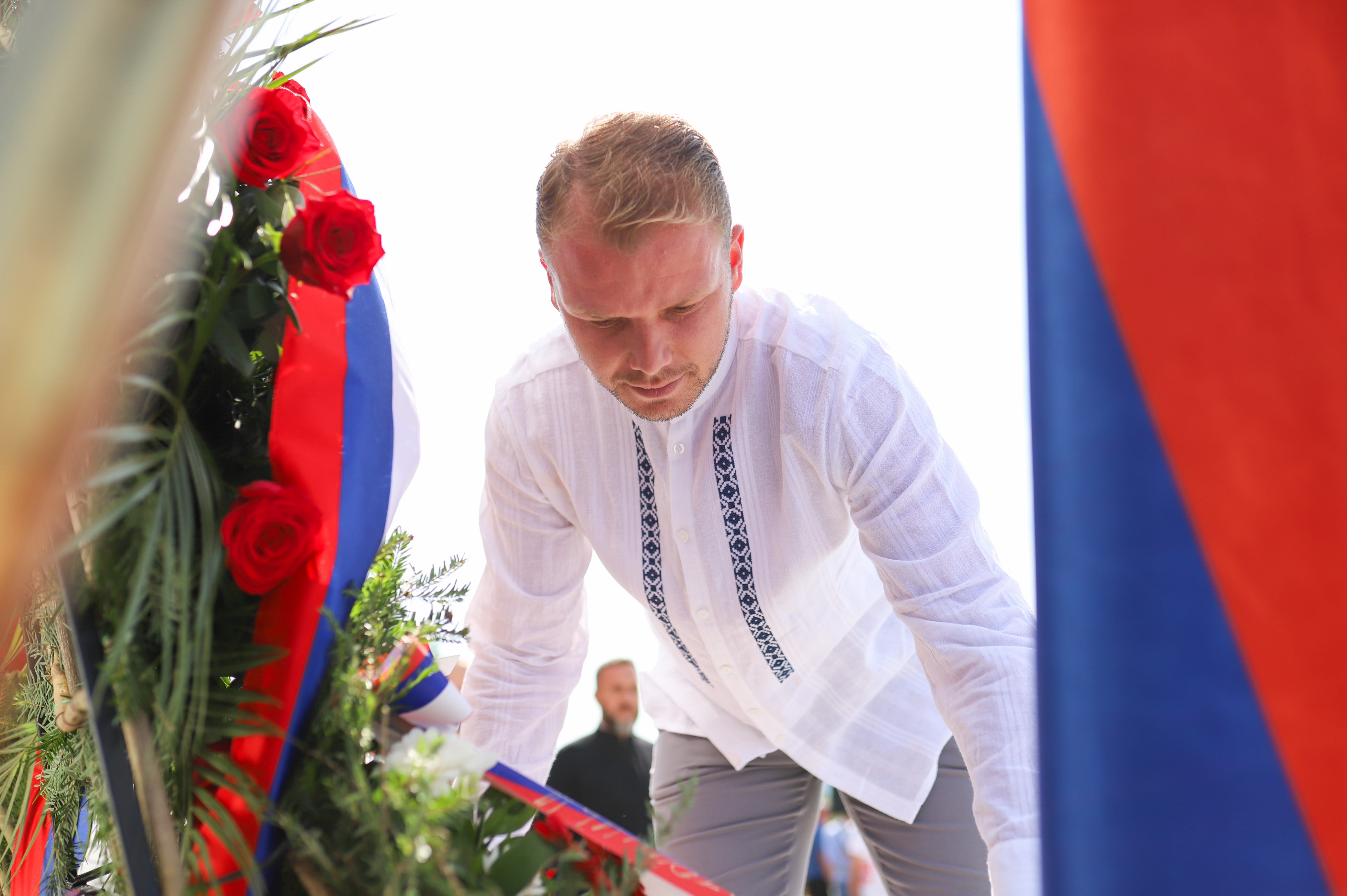 “Kočić je simbol slobode i nacionalnog jedinstva” Položeni vijenci na Spomenik poginulim borcima u Stričićima (FOTO)