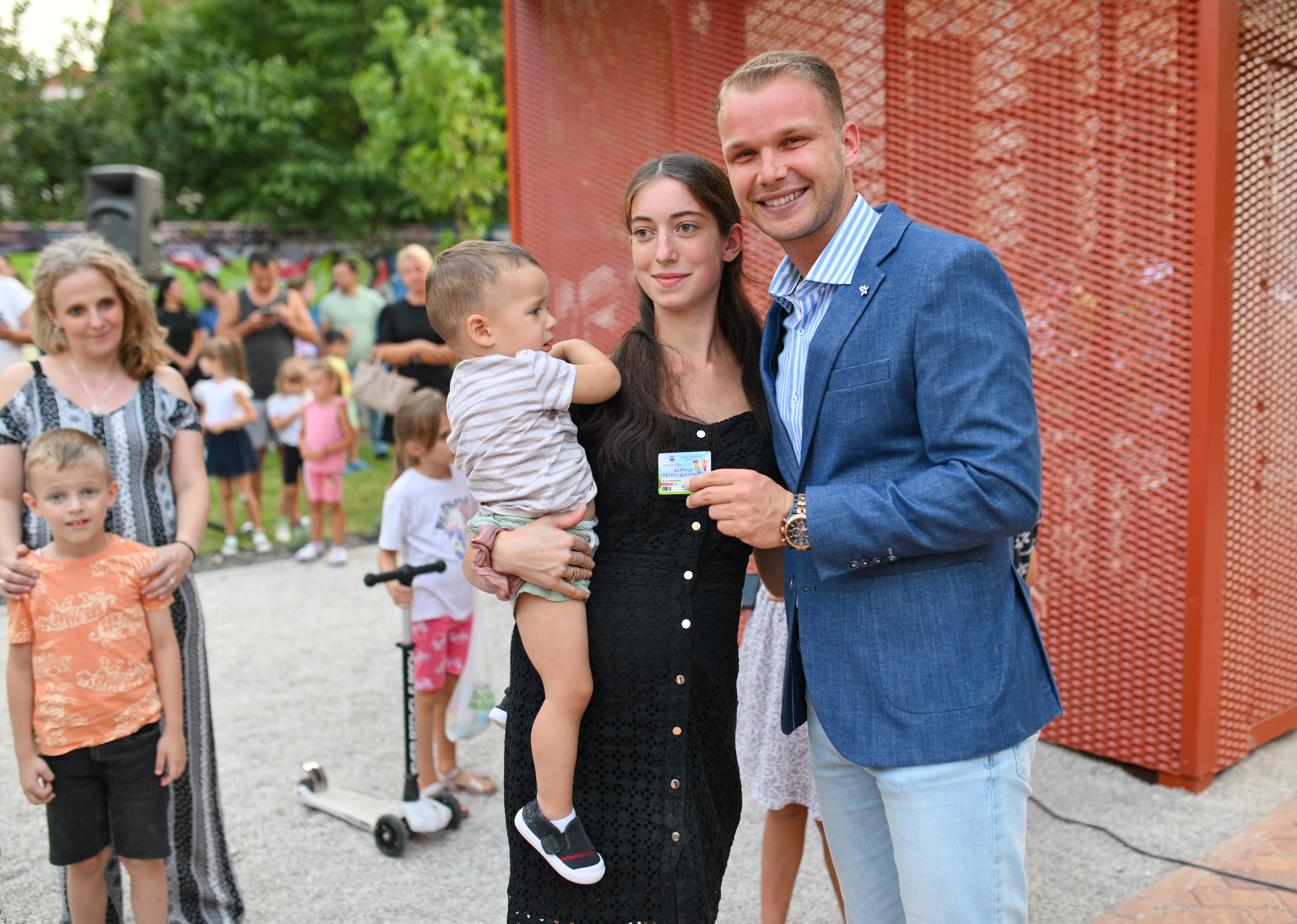 “Radimo u korist naših porodica” Stanivuković uručio „Kartice za zdravo djetinjstvo“ (FOTO, VIDEO)