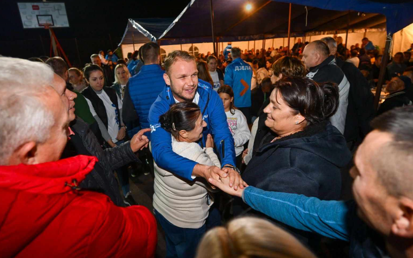 “Svaki pedalj ove Mjesne zajednice obišli smo po stotinu puta” Velika tribina PDP-a u Kolima (FOTO)