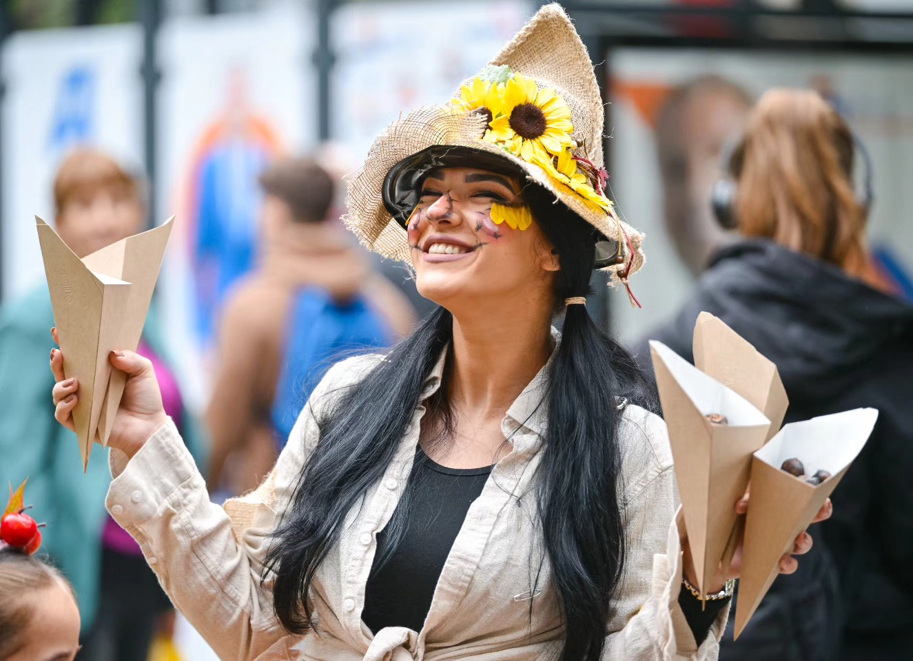 MIRIS PRIRODE I UKUSI TRADICIJE Otvoren festival cvijeća, plodova i meda u Banjaluci (VIDEO)