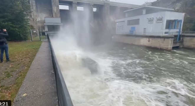 EVROPA NA NOGAMA Nižu se upozorenja, otkazuju događaji i raspoređuje vojska (VIDEO)