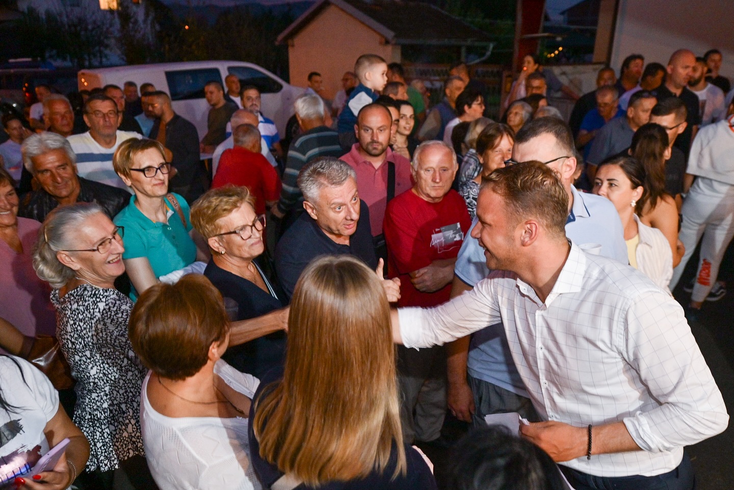 Stanivuković na tribini u Trapistima: Svaka kuća je je zbog naših DJELA uštedjela i do 20.000 KM za legalizaciju (FOTO)