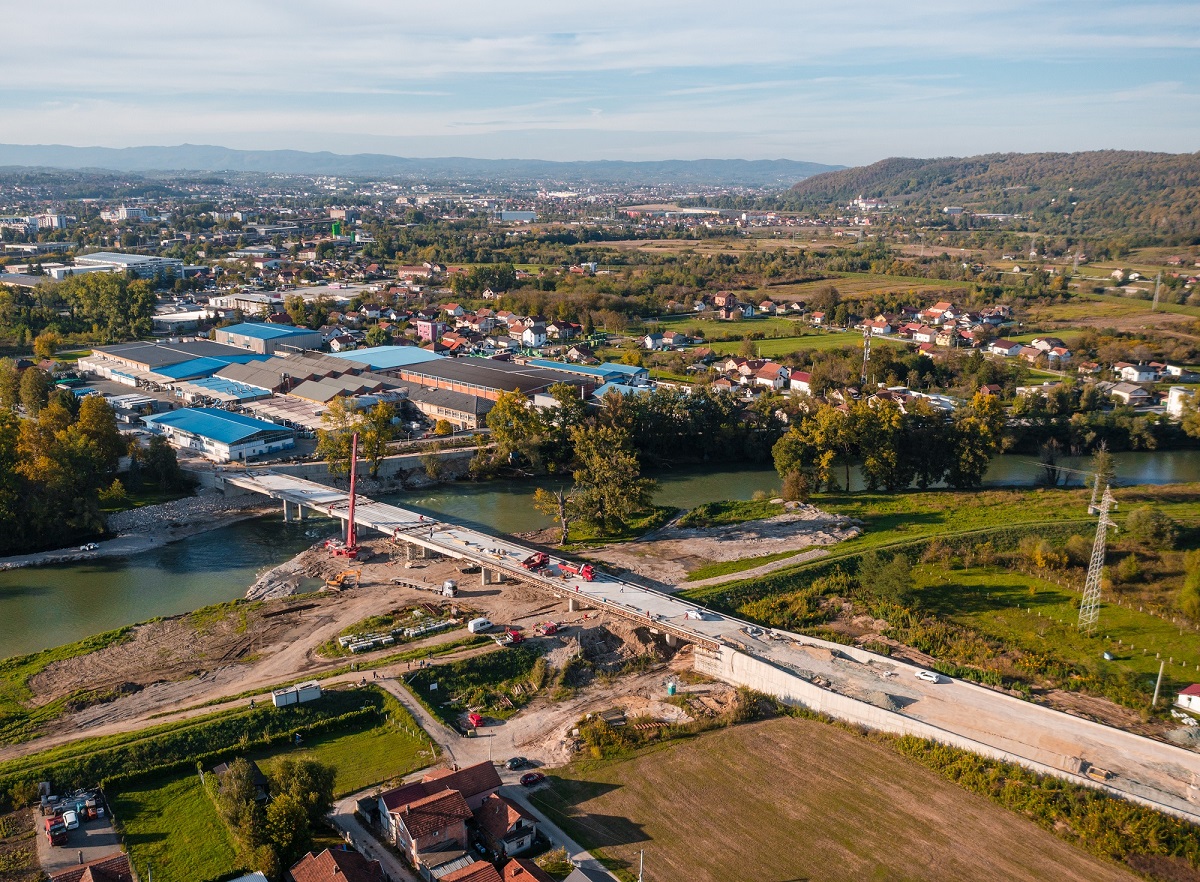 “Uprkos opstrukcijama radovi teku predviđenom dinamikom” Gradonačelnik obišao radove na mostu u Česmi (FOTO, VIDEO)