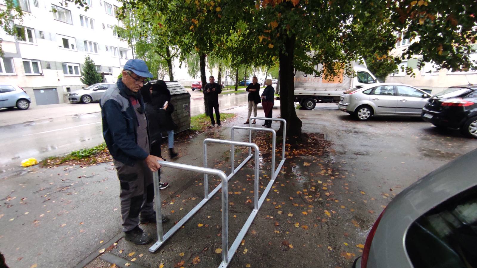 Grad Banjaluka poklonio parkinge za bicikle za 15 zajednica etažnih vlasnika