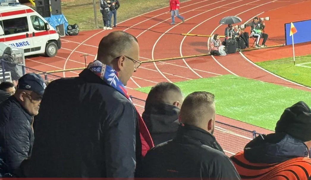 Banjalučani tvrde da je zakazivanje pregleda kod Šobota lakše na stadionu nego na UKC-u (FOTO)